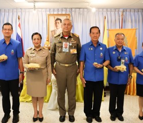 พิธีรับพระราชทานเข็มที่ระลึกตราสัญลักษณ์งานเฉลิมพระเกียรติพระบาทสมเด็จพระเจ้าอยู่หัว เนื่องในโอกาสพระราชพิธีมหามงคลเฉลิมพระชนมพรรษา ๖ รอบ ๗๒ พรรษา ๒๘ กรกฎาคม ๒๕๖๗ ... พารามิเตอร์รูปภาพ 7