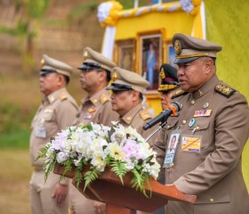 นายพลากร สุวรรณรัฐ องคมนตรี นายกมูลนิธิราชประชานุเคราะห์ฯ ... พารามิเตอร์รูปภาพ 3