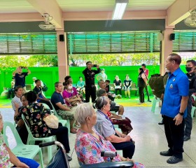 นายวิลาศ รุจิวัฒนพงศ์ รองประธานฝ่ายบรรเทาทุกข์ ... พารามิเตอร์รูปภาพ 2