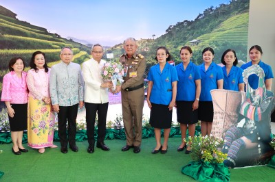 พลอากาศโท ภักดี แสง-ชูโต กรรมการบริหารและเลขาธิการ ... พารามิเตอร์รูปภาพ 1