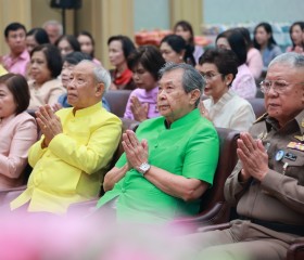 พลอากาศโท ภักดี แสง-ชูโต กรรมการบริหารและเลขาธิการ ... พารามิเตอร์รูปภาพ 5