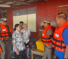 พระบาทสมเด็จพระเจ้าอยู่หัว ทรงพระกรุณาโปรดเกล้าฯ ให้ พลเอก ... พารามิเตอร์รูปภาพ 18