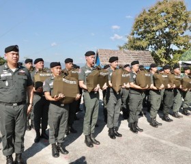 นายพลากร สุวรรณรัฐ องคมนตรี นายกมูลนิธิราชประชานุเคราะห์ฯ ... พารามิเตอร์รูปภาพ 8