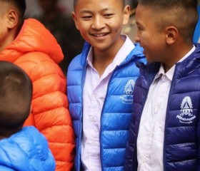 นายพลากร สุวรรณรัฐ องคมนตรี นายกมูลนิธิราชประชานุเคราะห์ฯ ... พารามิเตอร์รูปภาพ 3