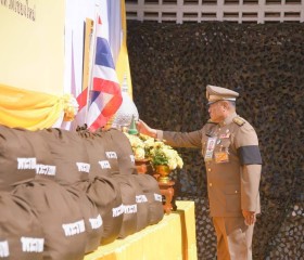 นายพลากร สุวรรณรัฐ องคมนตรี นายกมูลนิธิราชประชานุเคราะห์ฯ ... พารามิเตอร์รูปภาพ 9