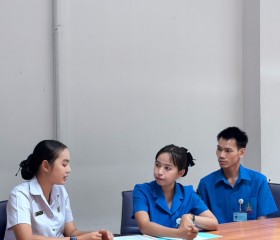 คณะกรรมการฝ่ายการสังคมสงเคราะห์ และเจ้าหน้าที่มูลนิธิ ฯ ... พารามิเตอร์รูปภาพ 1