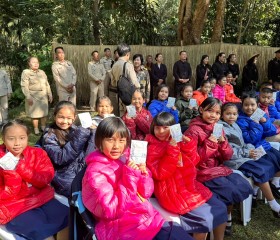 นายพลากร สุวรรณรัฐ องคมนตรี นายกมูลนิธิราชประชานุเคราะห์ฯ ... พารามิเตอร์รูปภาพ 11