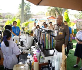 พลเรือเอก พงษ์เทพ หนูเทพ องคมนตรี ... พารามิเตอร์รูปภาพ 14