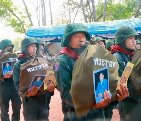 นายพลากร สุวรรณรัฐ องคมนตรี นายกมูลนิธิราชประชานุเคราะห์ ... พารามิเตอร์รูปภาพ 4