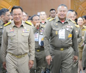 นายพลากร สุวรรณรัฐ นายกมูลนิธิราชประชานุเคราะห์ฯ ... พารามิเตอร์รูปภาพ 19