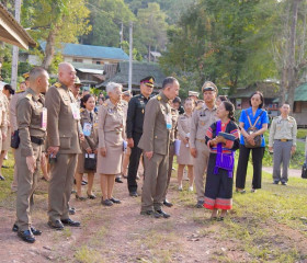 นายพลากร สุวรรณรัฐ องคมนตรี นายกมูลนิธิราชประชานุเคราะห์ ... พารามิเตอร์รูปภาพ 13