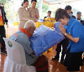 นายวิลาศ รุจิวัฒนพงศ์ รองประธานฝ่ายบรรเทาทุกข์ ... พารามิเตอร์รูปภาพ 5